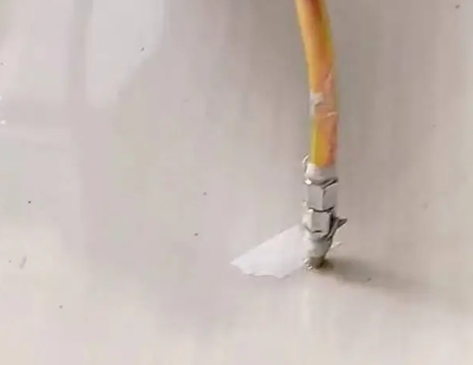 宝山瓷砖空鼓维修公司专业解答在瓷砖铺贴过程中，如果使用的砂料过粗（如全部使用了粗砂），可能会导致以下问题